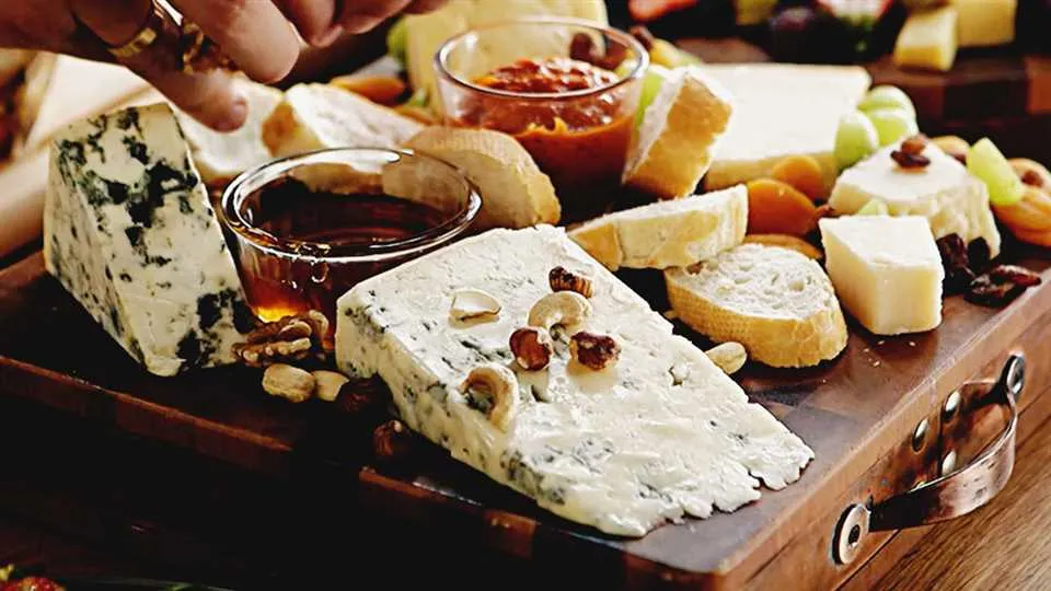 Jak przygotować deskę serów?